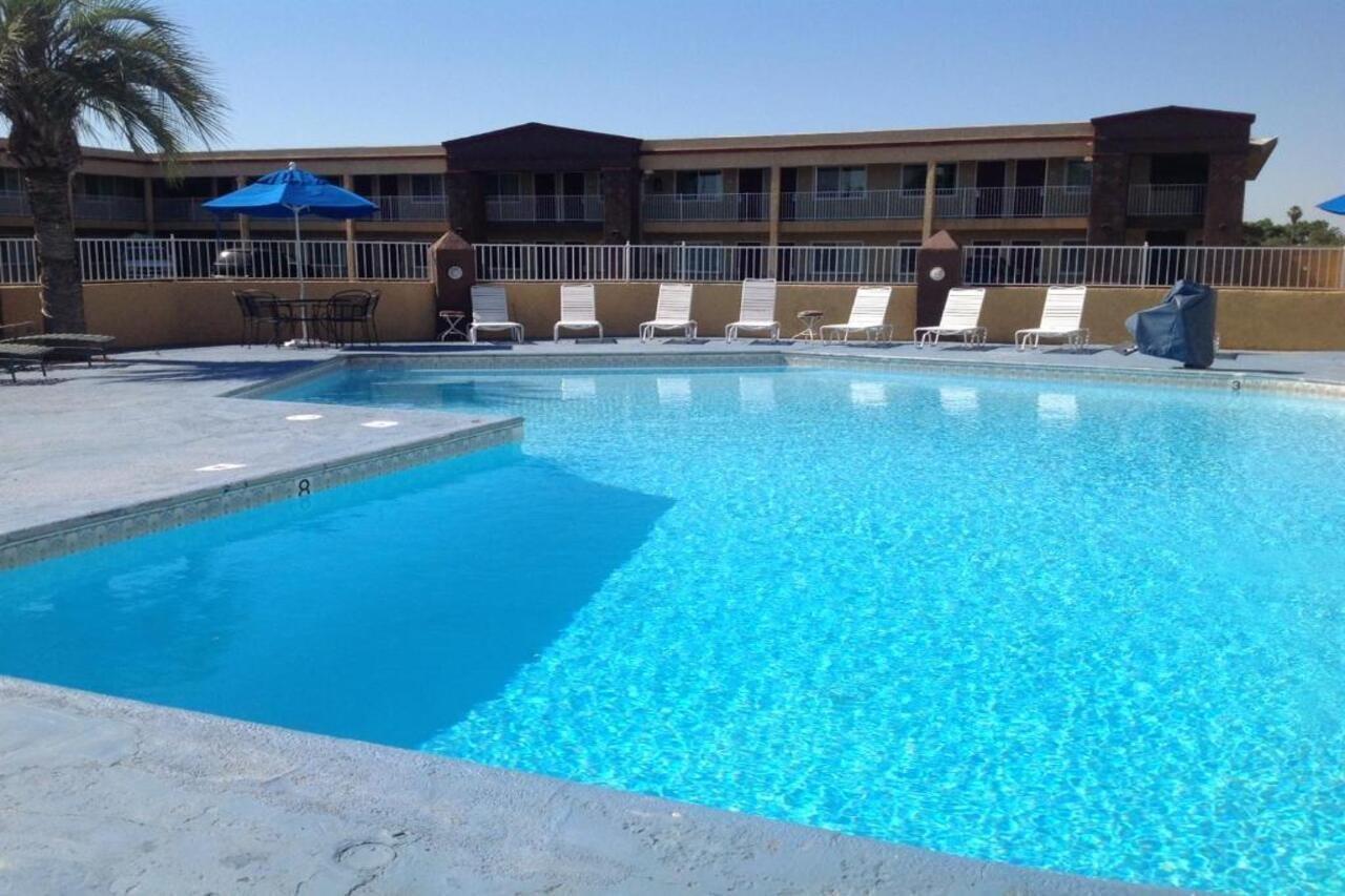 Americas Best Value Inn Hanford Exterior foto