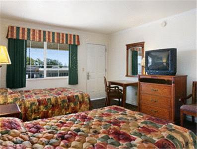 Americas Best Value Inn Hanford Quarto foto